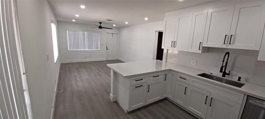 Townhouse in Hollywood, Broward County