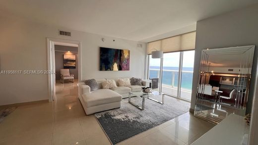 Residential complexes in Hallandale, Broward County
