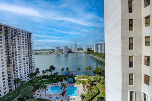 Residential complexes in Aventura, Miami-Dade