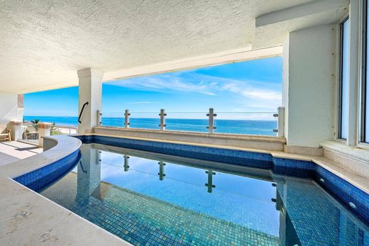 Residential complexes in Boca Raton, Palm Beach