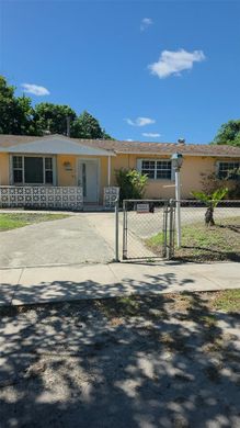 Villa Miami Gardens, Miami-Dade County