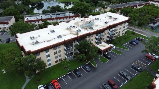Residential complexes in Lauderhill, Broward County