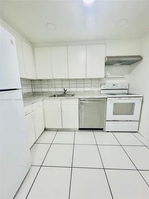 Residential complexes in North Miami, Miami-Dade