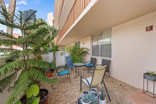 Residential complexes in Delray Beach, Palm Beach