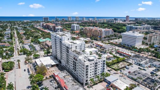 Residential complexes in Boca Raton, Palm Beach