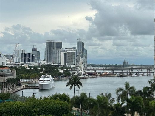 Kamienica w Miami, Miami-Dade County