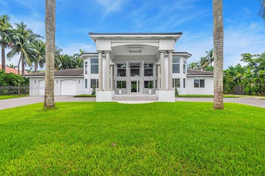 Villa - Hialeah Gardens, Miami-Dade County