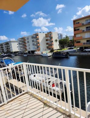 Komplex apartman North Miami Beach, Miami-Dade County