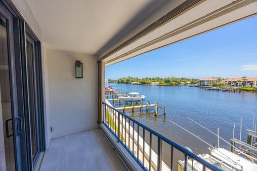 Residential complexes in Delray Beach, Palm Beach