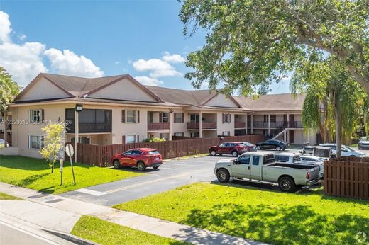 Residential complexes in Miami, Miami-Dade
