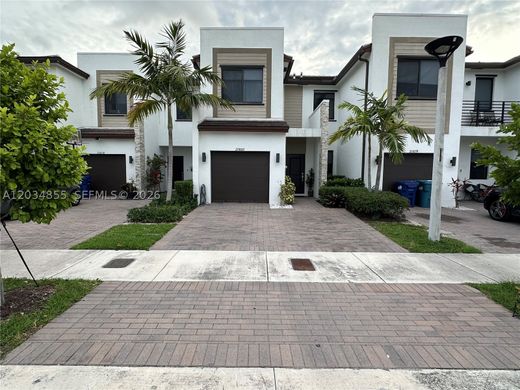 Townhouse in Miami, Miami-Dade