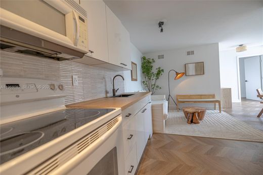 Жилой комплекс, Майами-Бич, Miami-Dade County