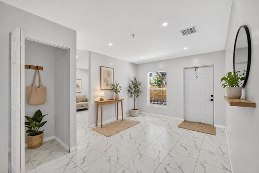 Residential complexes in West Palm Beach, Palm Beach