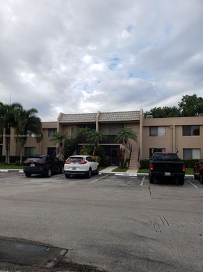 Residential complexes in Weston, Broward County