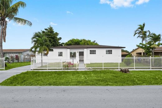 Villa in Miami Gardens, Miami-Dade County