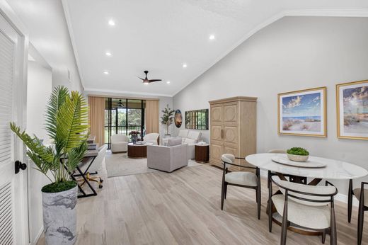 Residential complexes in Delray Beach, Palm Beach