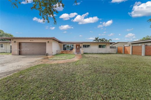 Villa in Pembroke Pines, Broward County