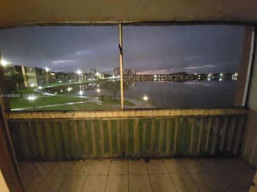 Residential complexes in Miami, Miami-Dade