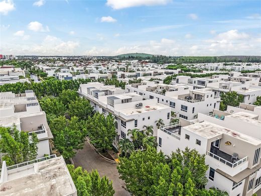 Şehir evi  Doral, Miami-Dade County