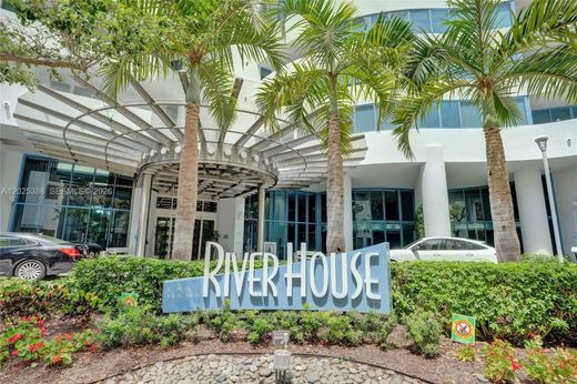 Residential complexes in Fort Lauderdale, Broward County