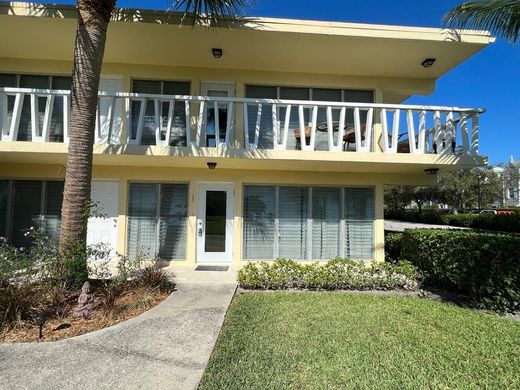 Residential complexes in Lighthouse PT, Broward County