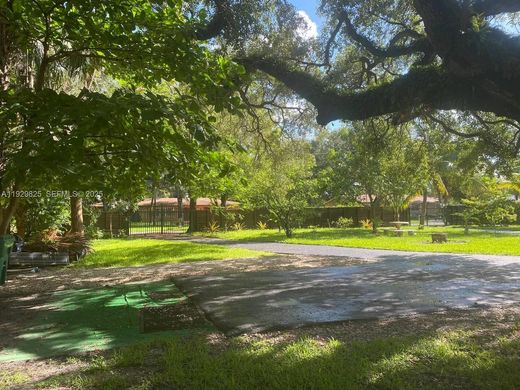 ﻓﻴﻼ ﻓﻲ ميامي، فلوريدا, Miami-Dade County