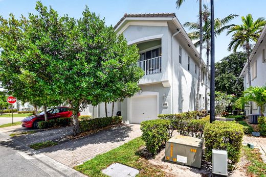 Townhouse in Riviera Beach, Palm Beach
