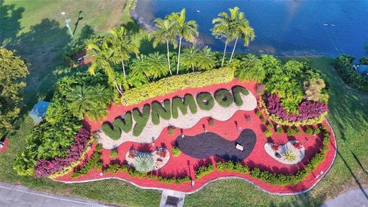 Residential complexes in Coconut Creek, Broward County