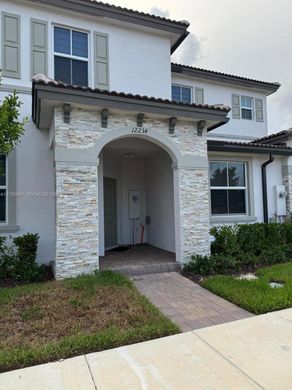 Townhouse in North Miami, Miami-Dade
