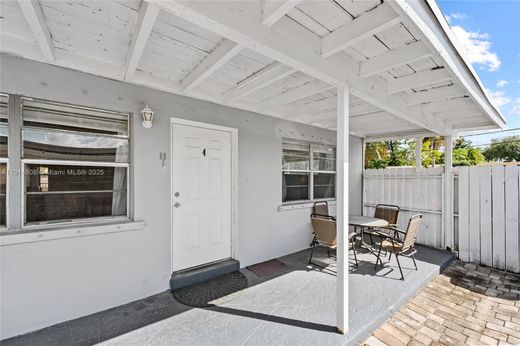 Residential complexes in Fort Lauderdale, Broward County