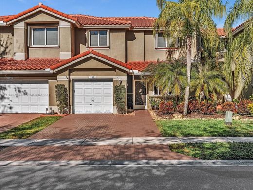 Townhouse in Coral Springs, Broward County