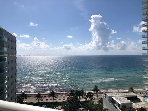 Residential complexes in Hollywood, Broward County