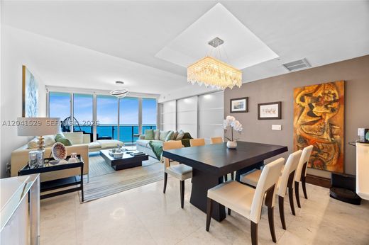 Kamienica w Sunny Isles Beach, Miami-Dade County
