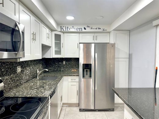 Residential complexes in Tamarac, Broward County