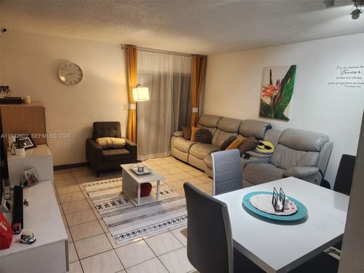 Residential complexes in Miami, Miami-Dade