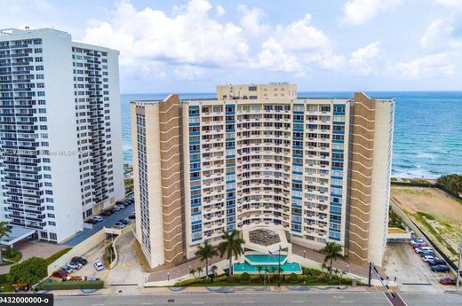 Residential complexes in Hallandale, Broward County