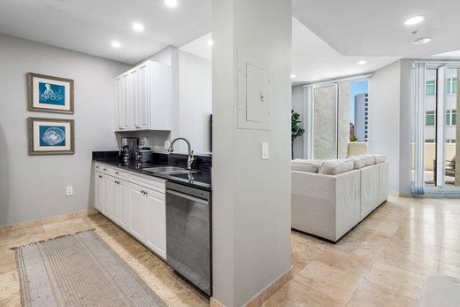 Residential complexes in West Palm Beach, Palm Beach
