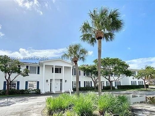 Residential complexes in Fort Lauderdale, Broward County