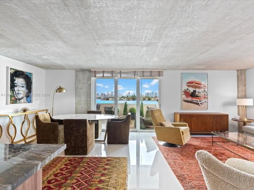 Residential complexes in Miami Beach, Miami-Dade