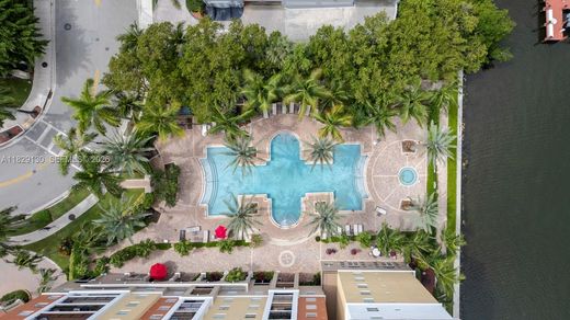 Residential complexes in Sunny Isles Beach, Miami-Dade