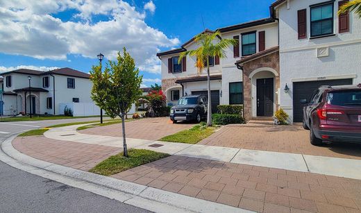 Таунхаус, Hialeah, Miami-Dade County