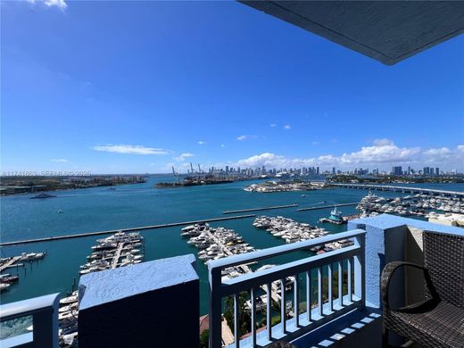 Residential complexes in Miami Beach, Miami-Dade