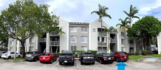 公寓楼  Pembroke Pines, Broward County