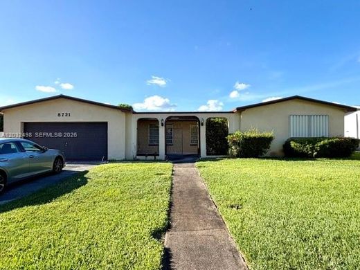 Villa in Pembroke Pines, Broward County