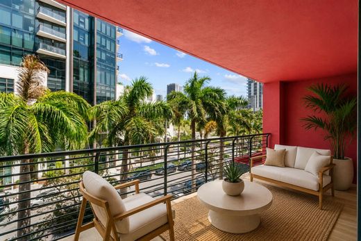 Kamienica w Miami, Miami-Dade County