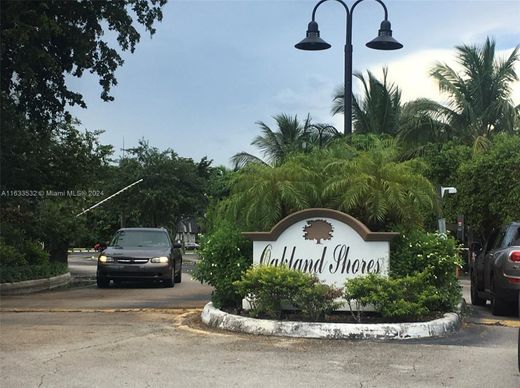 Oakland Park, Broward Countyのアパートメント・コンプレックス