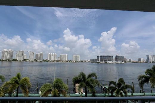 Residential complexes in Sunny Isles Beach, Miami-Dade