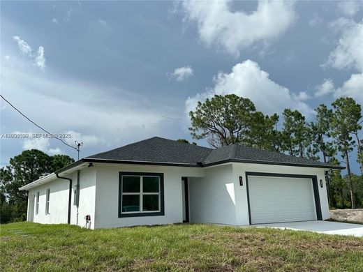 Villa in Lehigh Acres, Lee County
