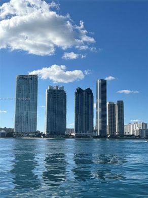 Sunny Isles Beach, Miami-Dade Countyのアパートメント・コンプレックス