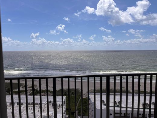 Pompano Beach, Broward Countyのアパートメント・コンプレックス